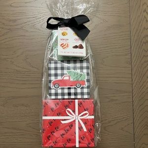 LINDOR Christmas Chocolate Gift Box BRAND NEW